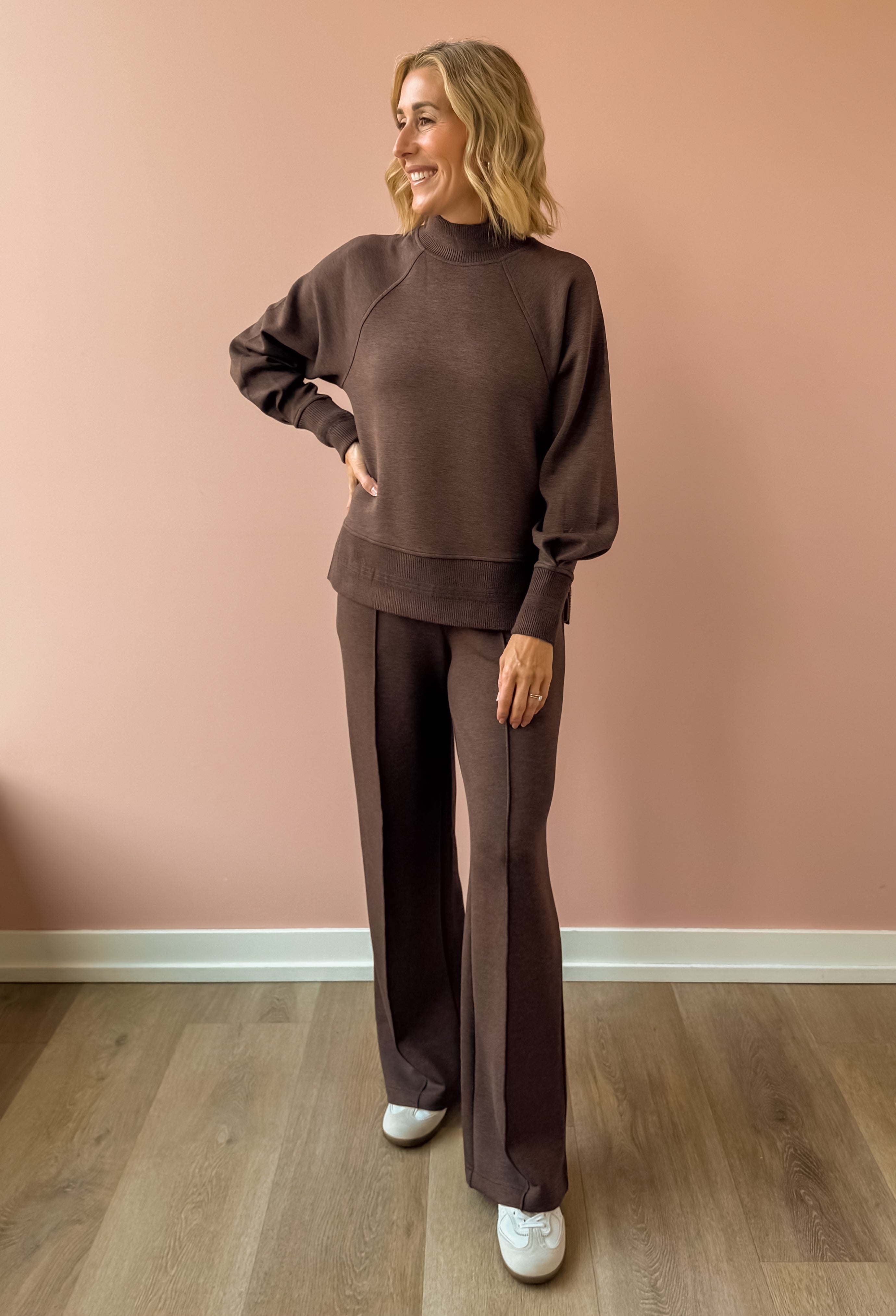 Varley Loxley Raglan Boyfriend Sweat and The Wide Leg Pant 30'' in brown, front view.