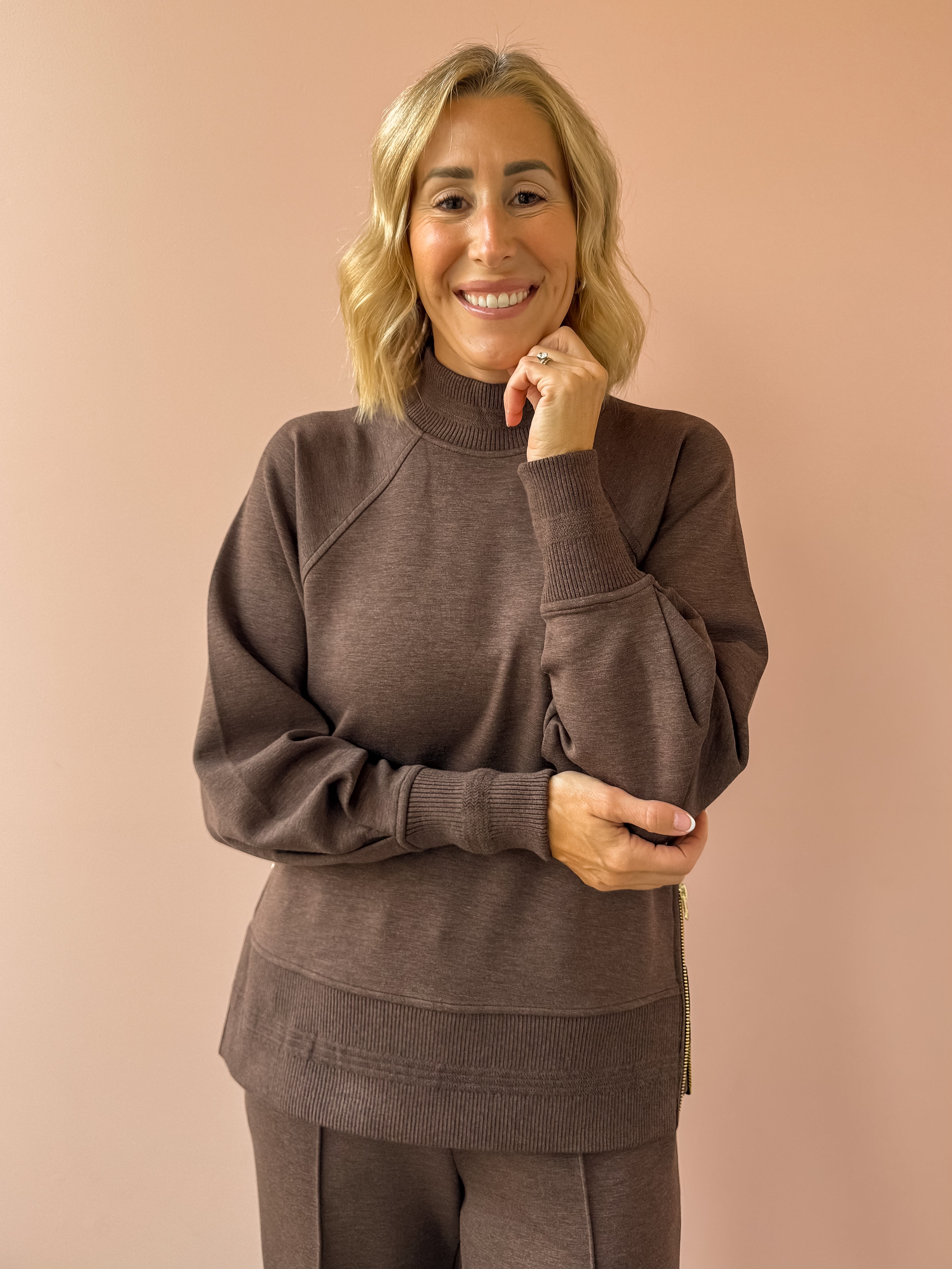 Varley Loxley Raglan Boyfriend Sweat and The Wide Leg Pant 30'' in brown, front close-up.